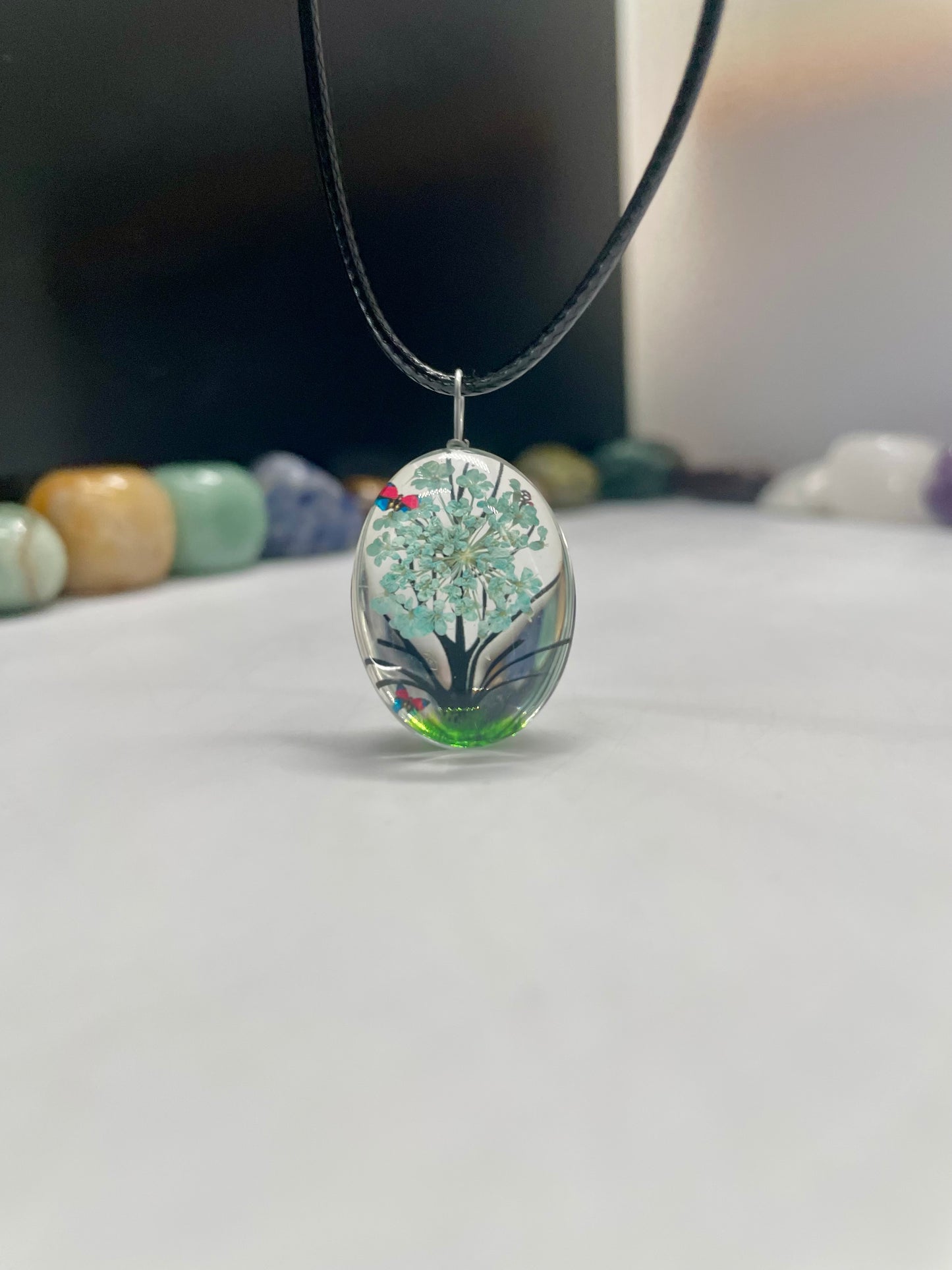 Collana con albero azzurrino