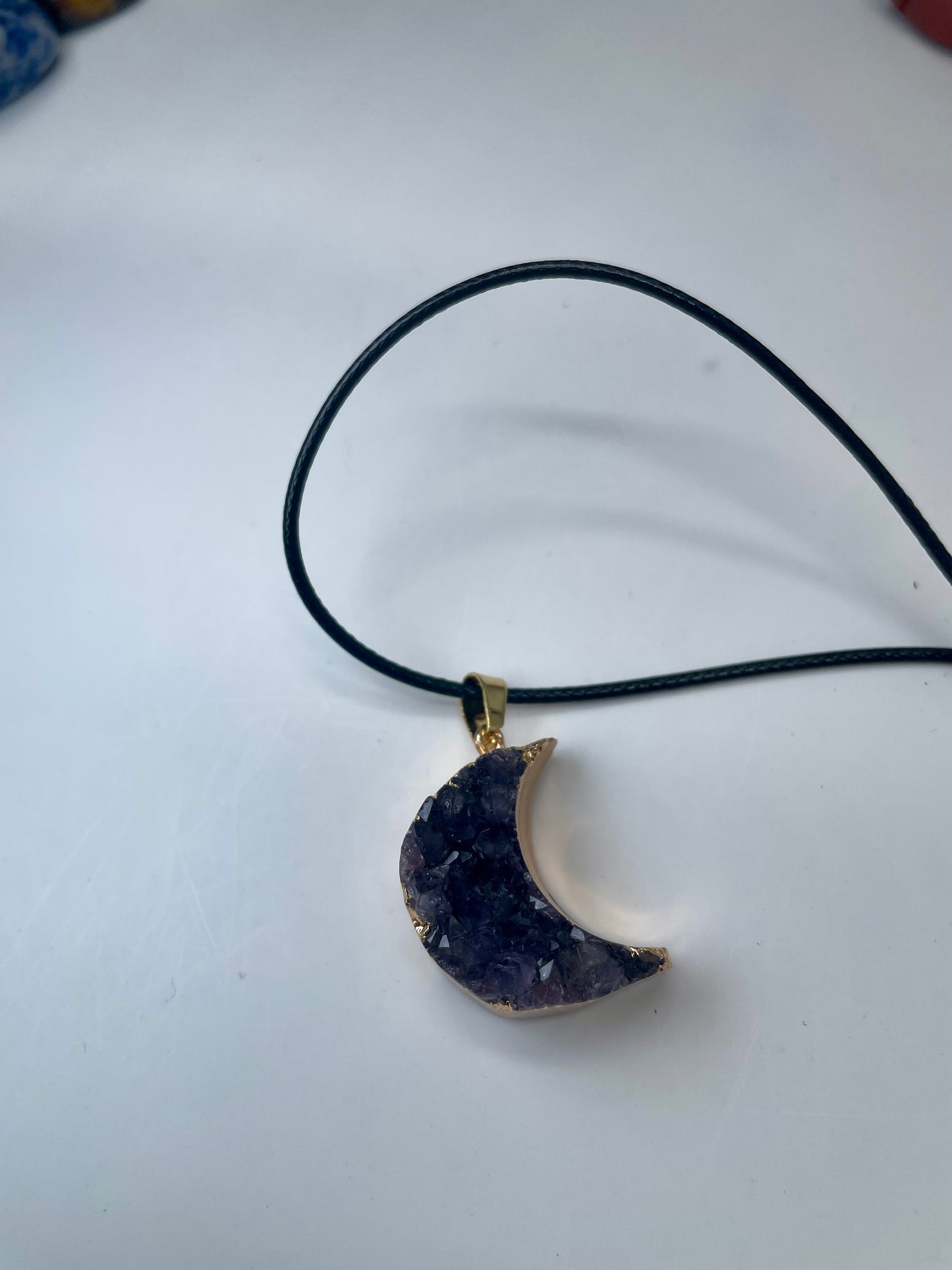 Pendente a forma di luna in ametista naturale
