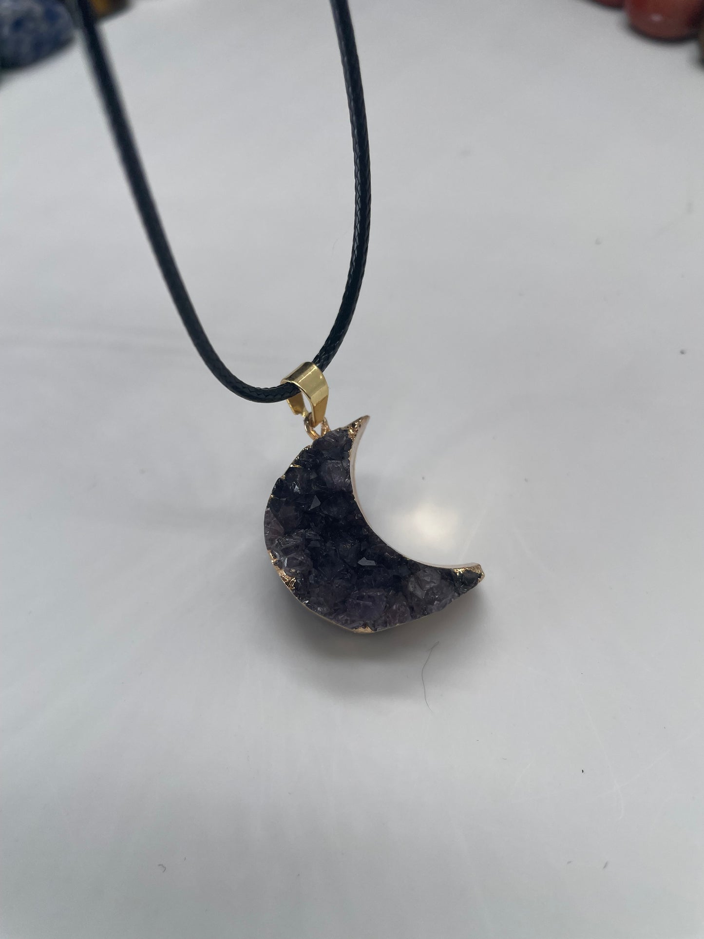 Pendente a forma di luna in ametista naturale