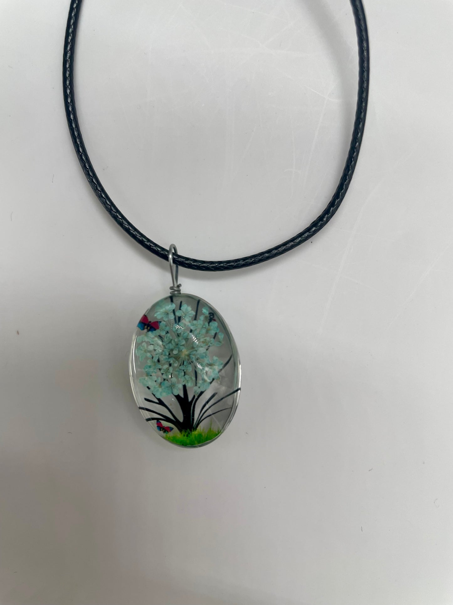 Collana con albero azzurrino