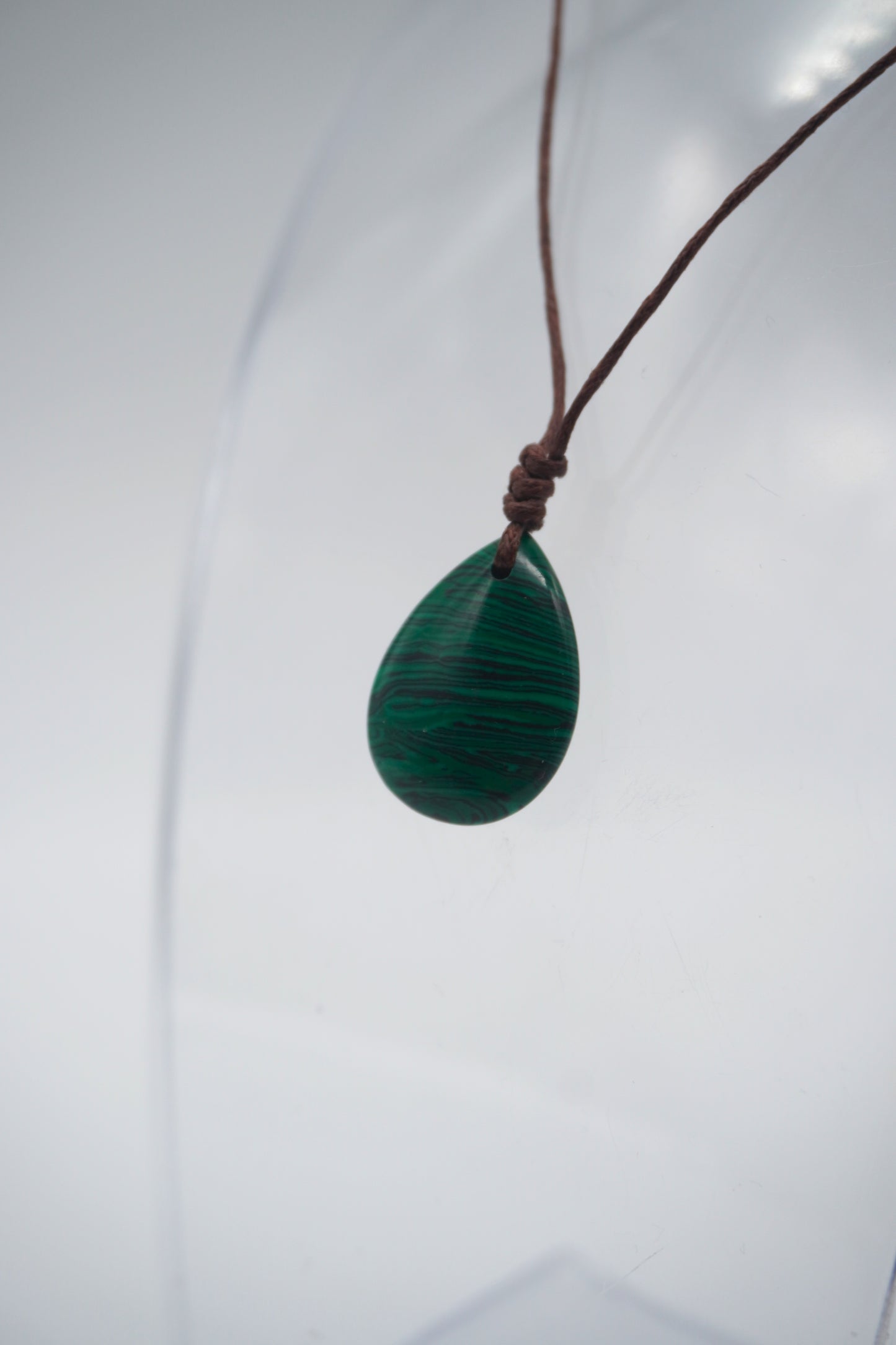 Ciondolo in Malachite Levigata – Armonia Naturale, Bellezza Autentica