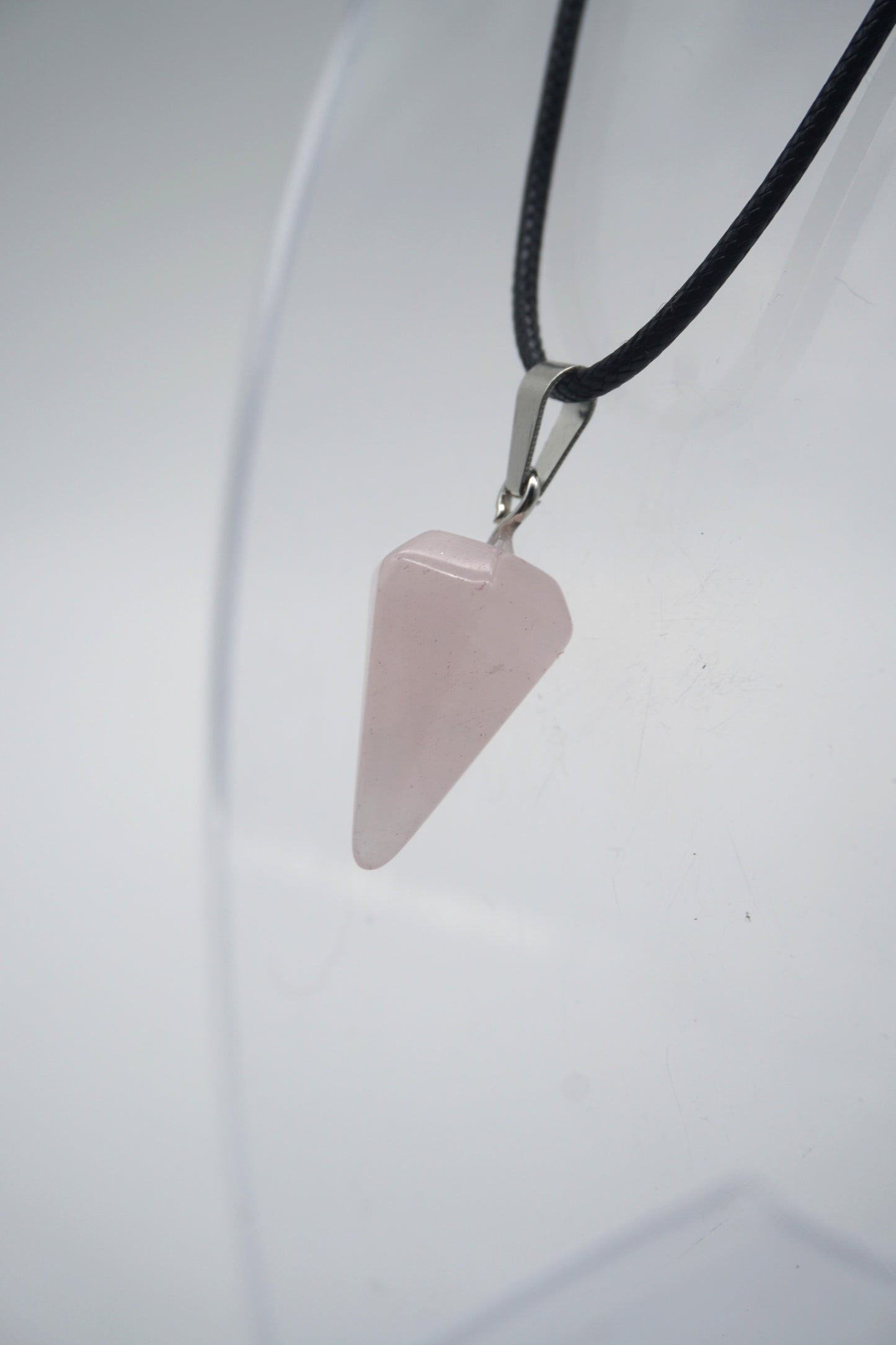 Ciondolo a Pendolo in Quarzo Rosa – Amore, Intuizione, Delicatezza