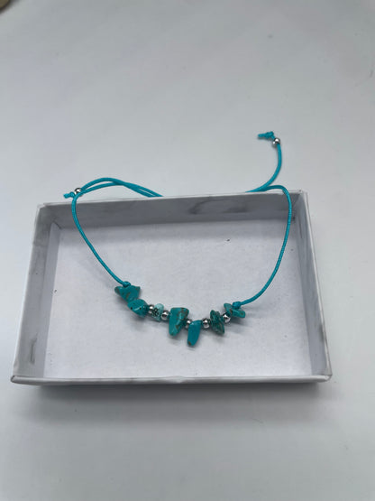 Bracciale con pietre naturali in turchese