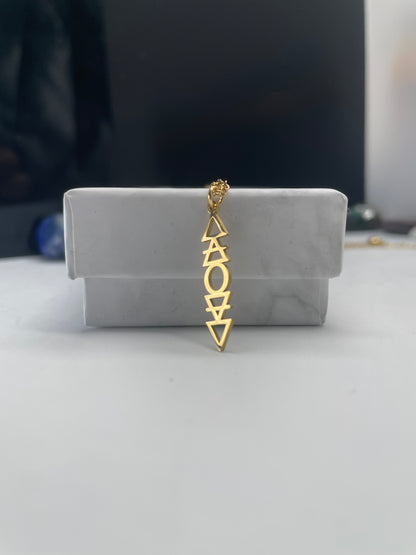 Collana con simboli dei quattro elementi color oro