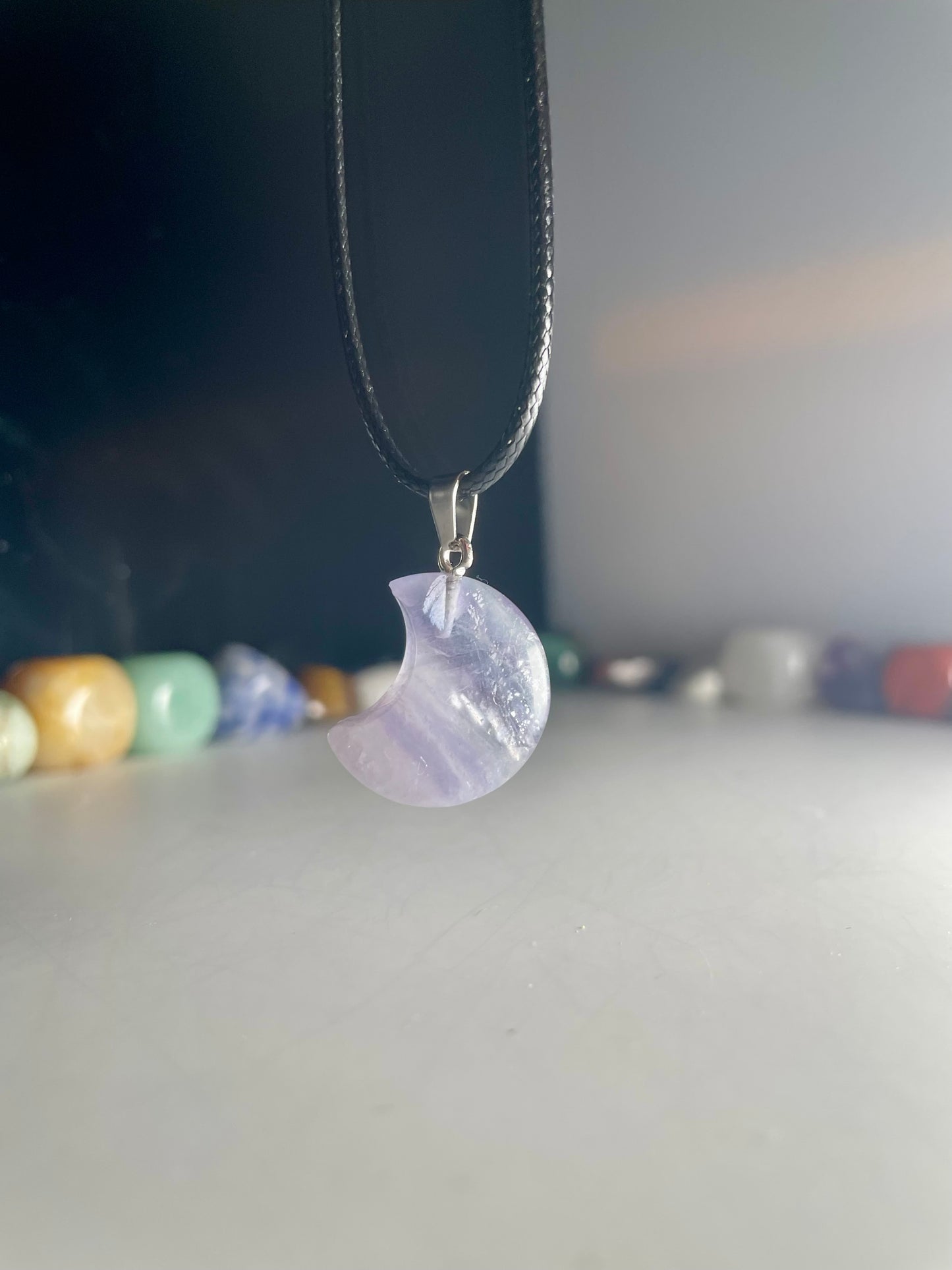 Collana in pietra naturale a forma di mezza luna #3