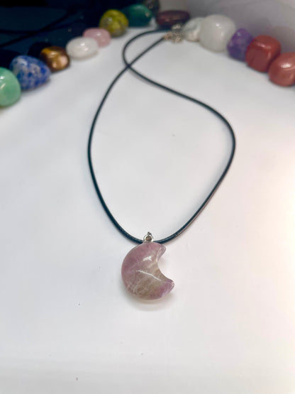 Collana in pietra naturale a forma di mezza luna #1