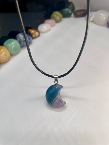 Collana in pietra naturale a forma di mezza luna #2