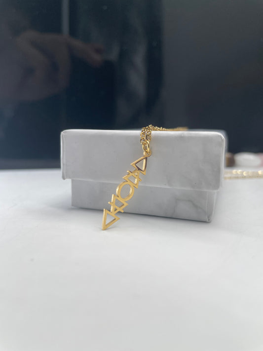 Collana con simboli dei quattro elementi color oro