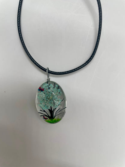 Collana con albero azzurrino