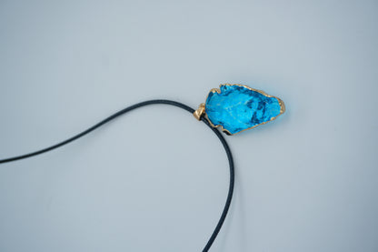 Collana con ciondolo cristallo blu – Energia, stile e vibrazioni moderne