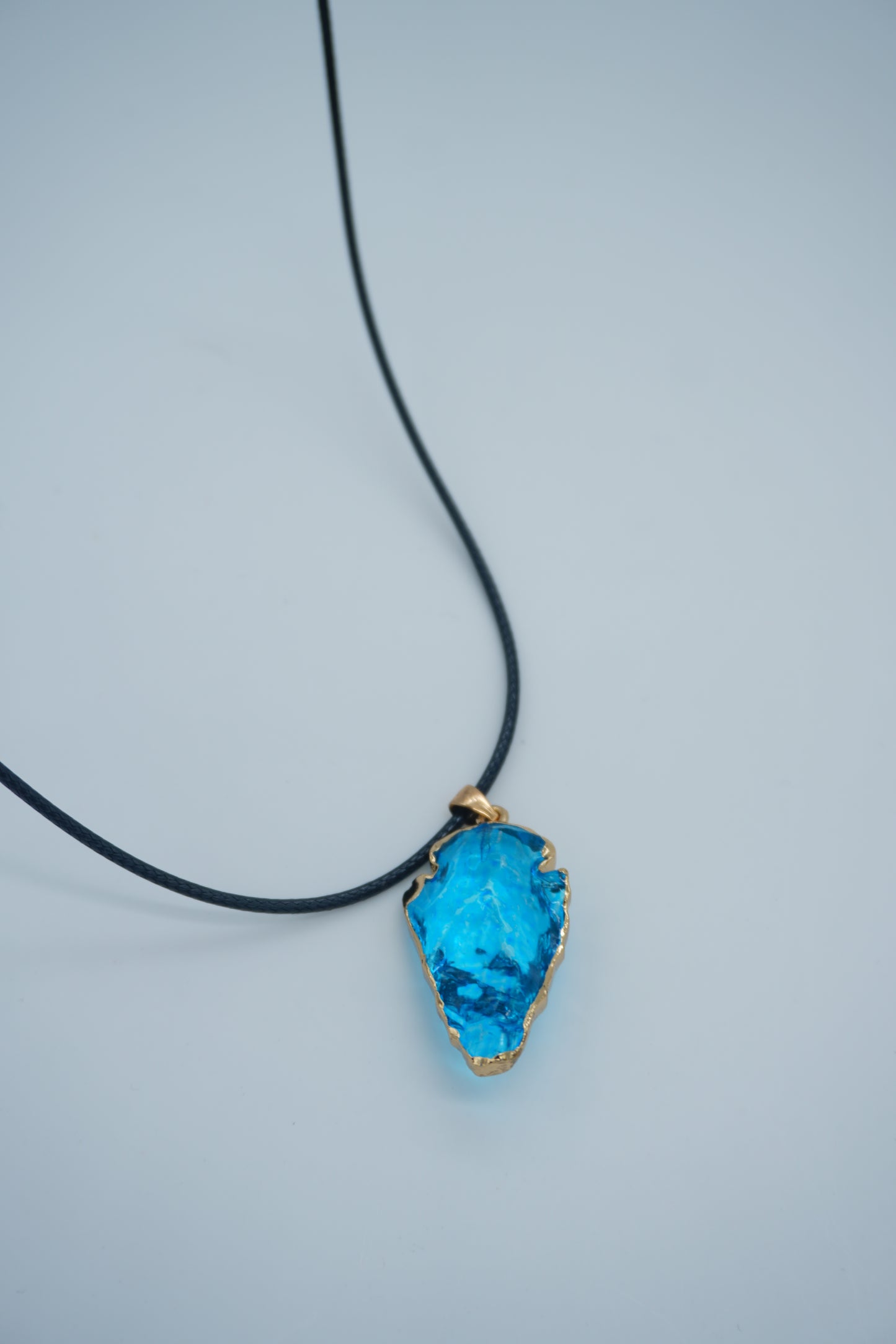 Collana con ciondolo cristallo blu – Energia, stile e vibrazioni moderne