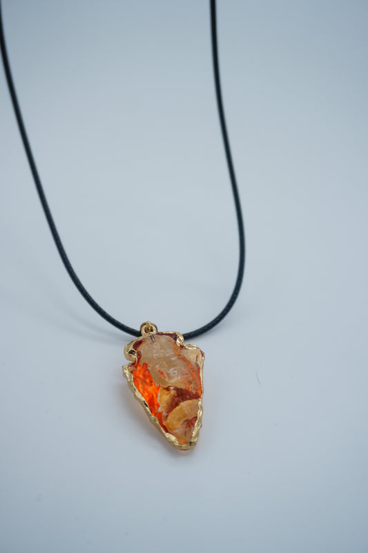 Collana con ciondolo effetto pietra arancio – Energia solare e vibrazioni positive