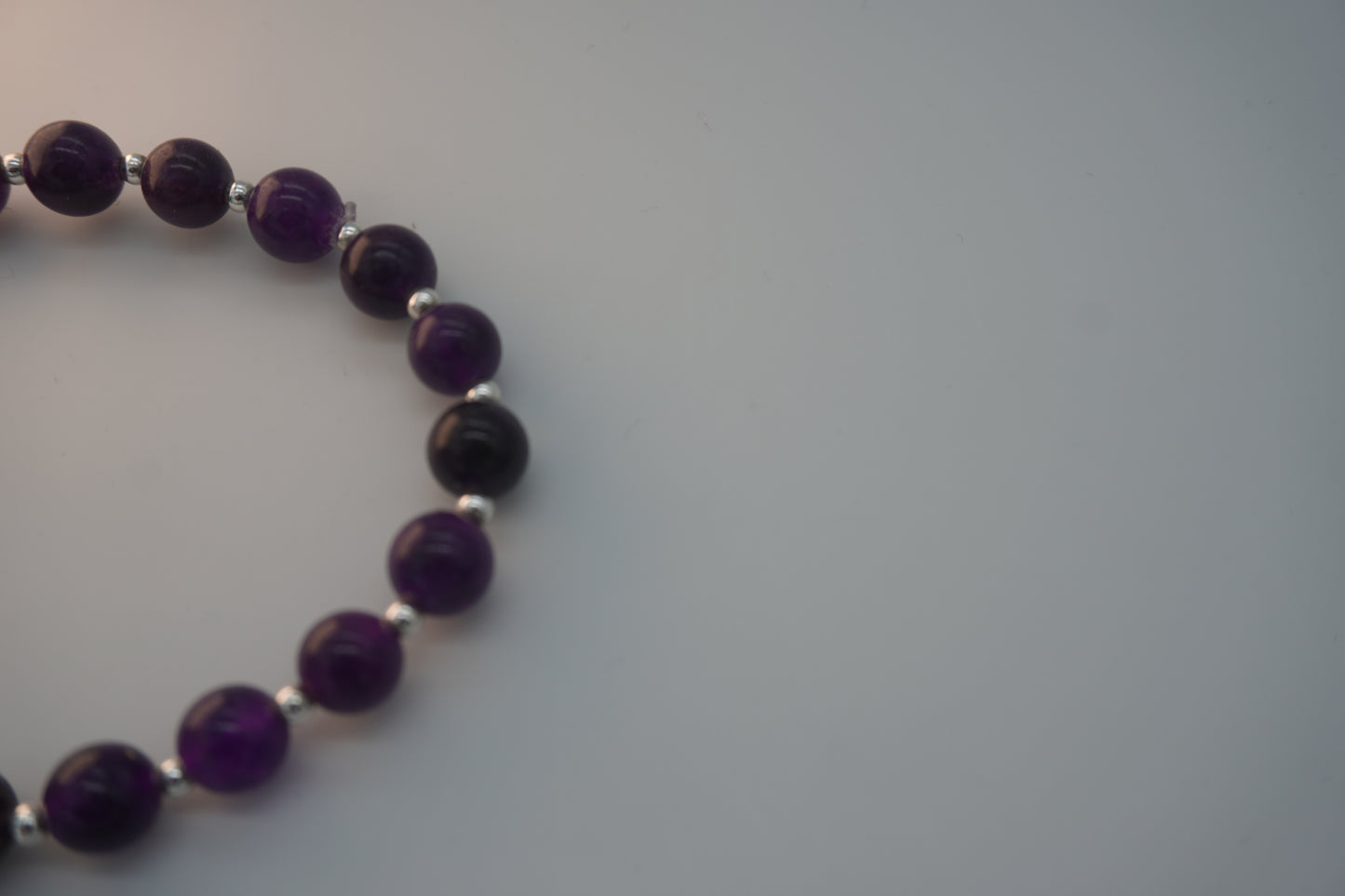 Bracciale in Ametista naturale – Calma, protezione e spiritualità