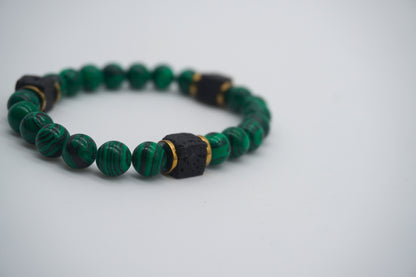 Bracciale in Malachite con Pietre Laviche – Potere, Eleganza, Energia