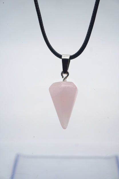 Ciondolo a Pendolo in Quarzo Rosa – Amore, Intuizione, Delicatezza