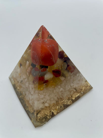 Piramide Artigianale in Resina #2