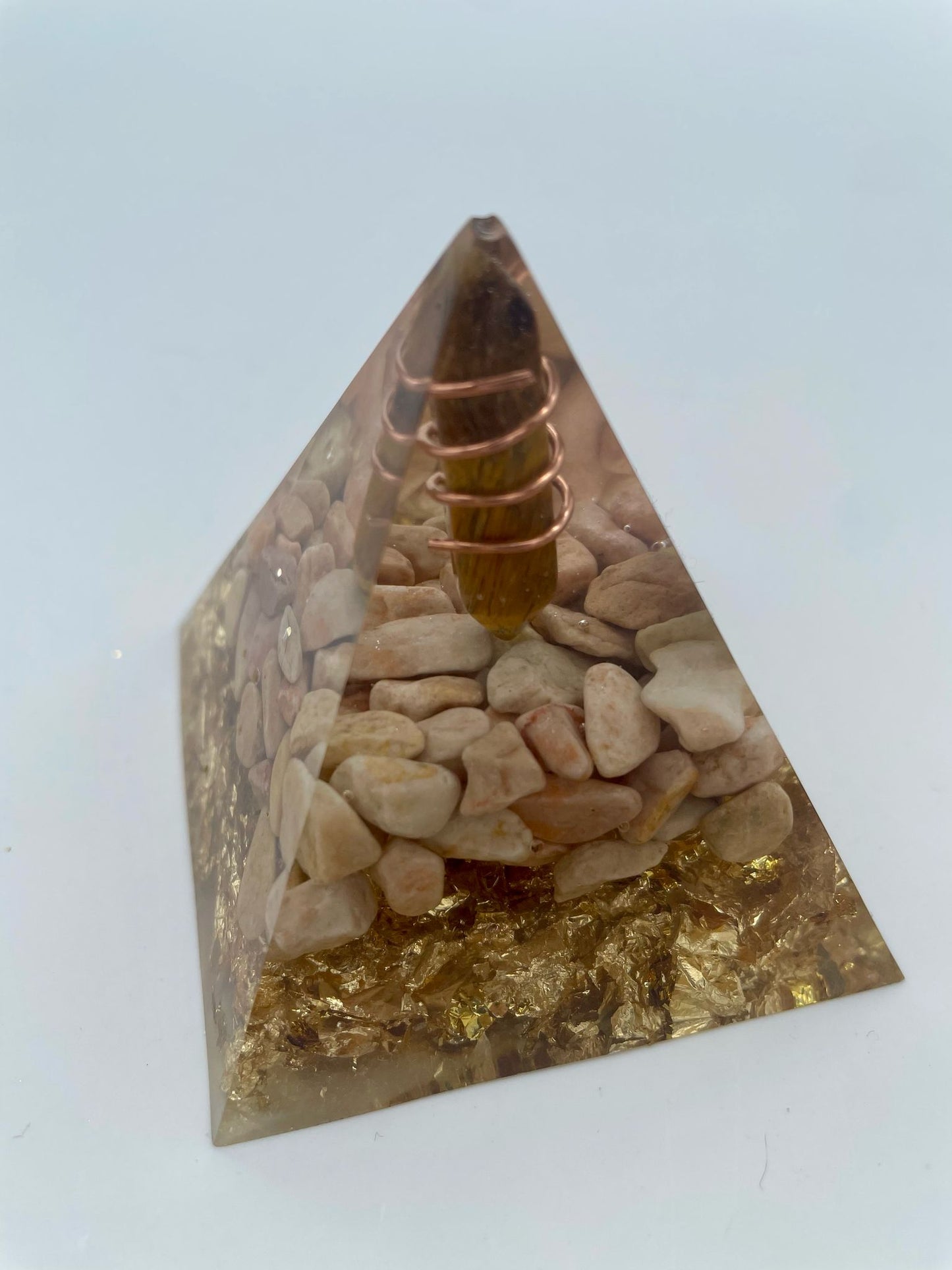 Piramide Artigianale in Resina #1