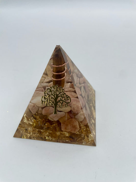 Piramide Artigianale in Resina #1